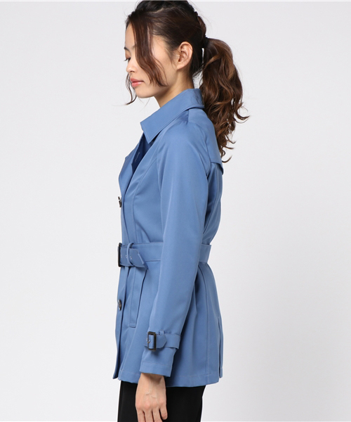 Honeys（ハニーズ）の「ショート丈トレンチコート（トレンチコート・レディース・ピンク/ライトベージュ/ブルー・L/M）」の5枚目の写真