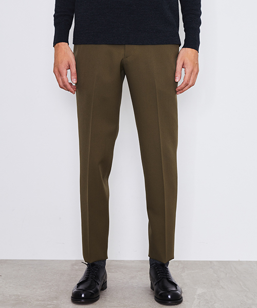 UNITED TOKYO（ユナイテッドトウキョウ）の「ハイカウントスリムスラックス（スラックス・メンズ・ブラウン/ネイビー/ブラック/カーキ/ブルー/ダークグレー/ライトグリーン/イエロー/サックスブルー・3/2/1/4）」の10枚目の写真