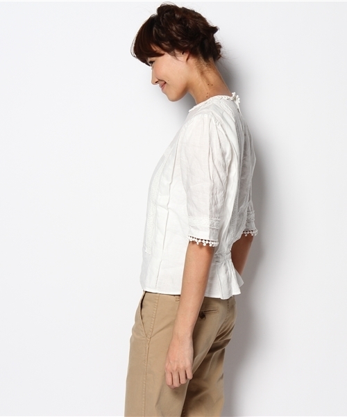 BEAMS BOY(ビームスボーイ)の「BEAMS BOY / リネン ノーカラーレース 7分袖(シャツ/ブラウス・レディース・ホワイト・ONE SIZE)」の3枚目の写真