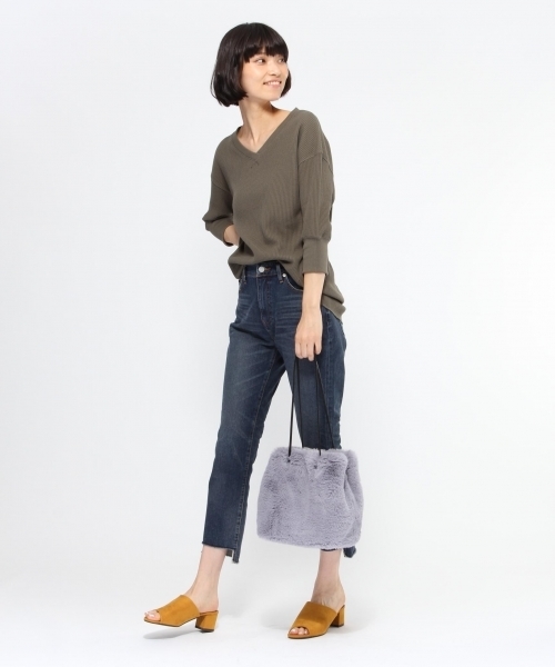 LAKOLE（ラコレ）の「エコファーショルダーバッグ / LAKOLE（ショルダーバッグ・レディース・ライトブラウン/ボルドー/ライトグレー/ブルー・FREE）」の8枚目の写真