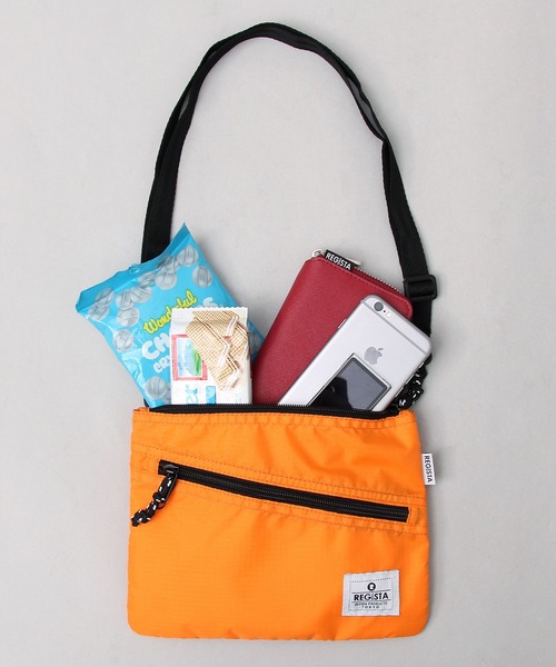 REGiSTA（レジスタ）の「【REGiTA/レジスタ】PVCナイロン サコッシュバッグ / ミニショルダー（ショルダーバッグ・メンズ・ホワイト/ブラック/グレー/オレンジ/ブルー/イエロー系その他/パープル/ベージュ/ネイビー/レッド・FREE）」の10枚目の写真