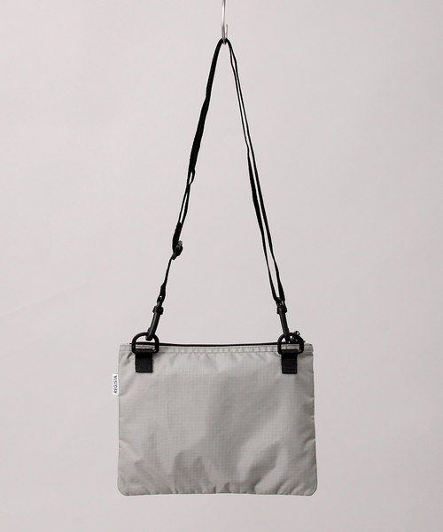 REGiSTA（レジスタ）の「【REGiTA/レジスタ】PVCナイロン サコッシュバッグ / ミニショルダー（ショルダーバッグ・メンズ・ホワイト/ブラック/グレー/オレンジ/ブルー/イエロー系その他/パープル/ベージュ/ネイビー/レッド・FREE）」の22枚目の写真