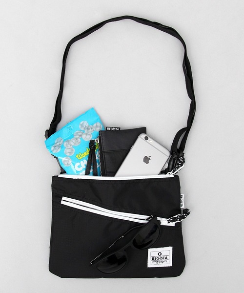 REGiSTA（レジスタ）の「【REGiTA/レジスタ】PVCナイロン サコッシュバッグ / ミニショルダー（ショルダーバッグ・メンズ・ホワイト/ブラック/グレー/オレンジ/ブルー/イエロー系その他/パープル/ベージュ/ネイビー/レッド・FREE）」の3枚目の写真