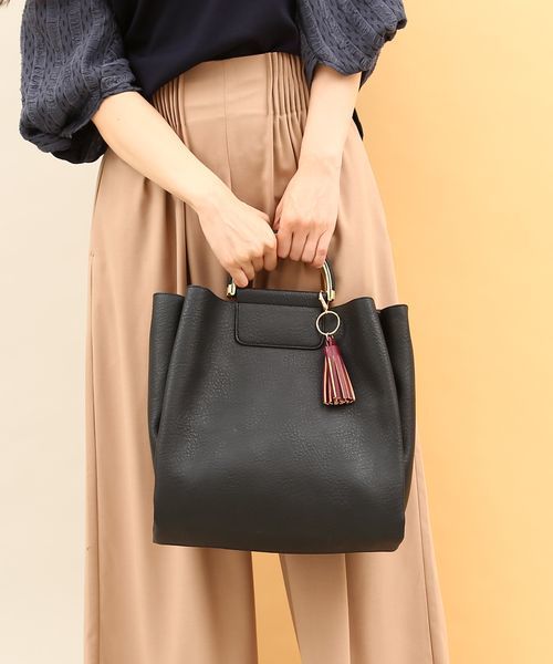 VIS（ビス）の「【2WAY】タッセルDハンドルトートバッグ（トートバッグ・レディース・ブラック/グレー/グリーン/ダークグリーン/ライトグレー・FREE）」の16枚目の写真