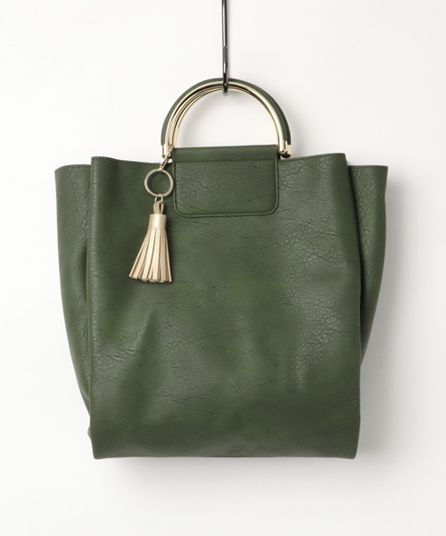 VIS（ビス）の「【2WAY】タッセルDハンドルトートバッグ（トートバッグ・レディース・ブラック/グレー/グリーン/ダークグリーン/ライトグレー・FREE）」の4枚目の写真