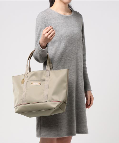 BLUE LABEL CRESTBRIDGE（ブルーレーベルクレストブリッジ）の