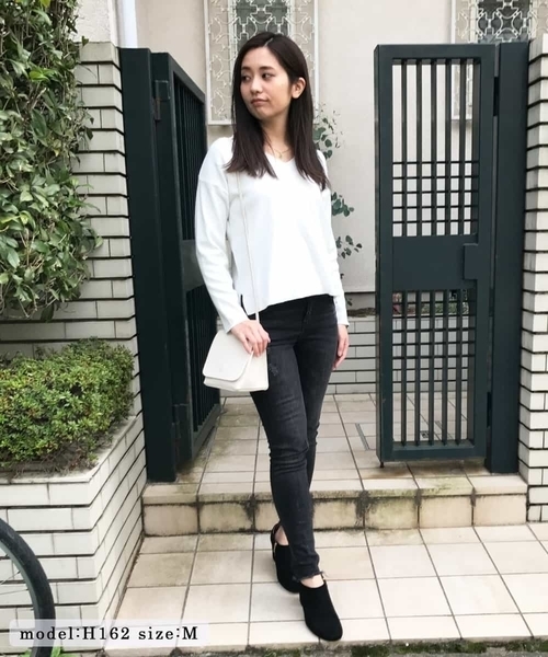 OFUON le MK（オフオンルエムケー）の「Vネックニットプルオーバー（ニット/セーター・レディース・アイボリー/ブラック/ライトグレー・38）」の14枚目の写真