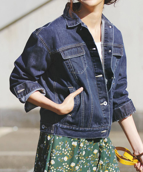 IEDIT（イディット）の「ＩＥＤＩＴ　こなれた着こなしが楽しめる　ちょいゆるレディー仕様Ｇジャン（デニムジャケット・レディース・インディゴブルー/ブルー・SMALL/MEDIUM/LARGE/X-LARGE/XX-LARGE）」の9枚目の写真