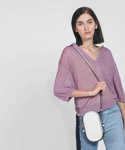 CHARLES & KEITH(チャールズ & キース)の「ロープディテールクロスボディバッグ / ROPE DETAIL CROSSBODY BAG(メッセンジャーバッグ・レディース・ネイビー/ホワイト・S)」の8枚目の写真
