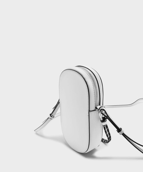 CHARLES & KEITH(チャールズ & キース)の「ロープディテールクロスボディバッグ / ROPE DETAIL CROSSBODY BAG(メッセンジャーバッグ・レディース・ネイビー/ホワイト・S)」の9枚目の写真
