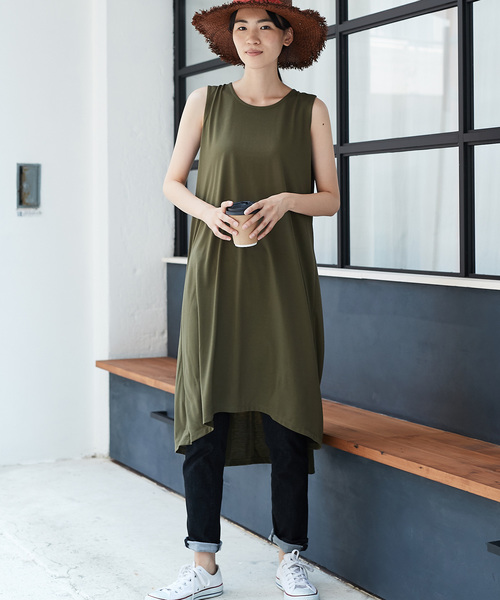 AMERICAN HOLIC(アメリカンホリック)の「イレヘムバックフレアノースリーブワンピース *(ワンピース・レディース・ブラック/カーキ/ブラウン/ブルー・FREE)」の3枚目の写真