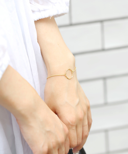 LUON(ルオン)の「LUON/デザインブレス(ブレスレット・レディース・シルバー系その他4/シルバー系その他/シルバー系その他2/シルバー系その他3/ゴールド系その他/シルバー系その他7/シルバー系その他6/ゴールド系その他4/シルバー系その他5/ゴールド系その他2/ゴールド系その他3/その他・FREE)」の8枚目の写真