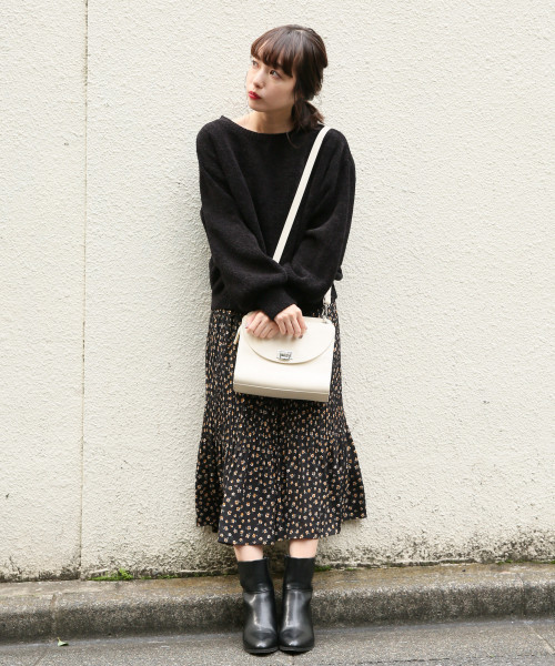 LOWRYS FARM(ローリーズファーム)の「プリーツスカート 815347(スカート・レディース・ブラック/オフホワイト/ブラック系その他/ブラウン系その他/グレー系その他/イエロー系その他/ブラック系その他2/ブラウン/グリーン・FREE)」の21枚目の写真