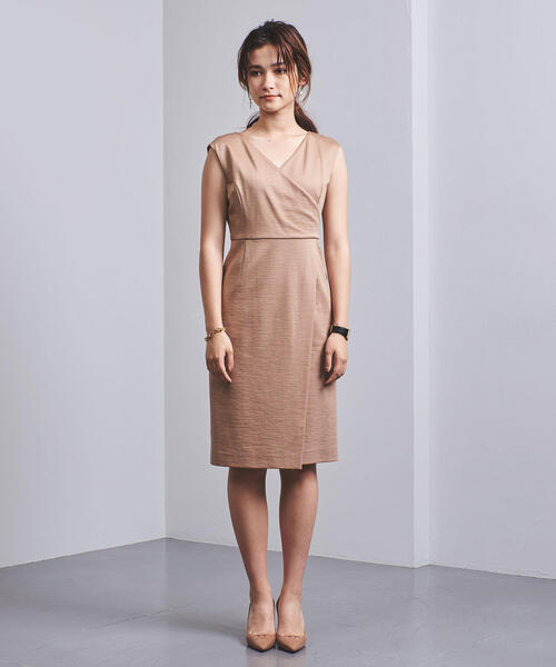 UNITED ARROWS（ユナイテッドアローズ）の「UBCS RAMIE Vネックワンピース◆（ワンピース・レディース・ベージュ/ネイビー/オフホワイト・38/36/40）」の5枚目の写真