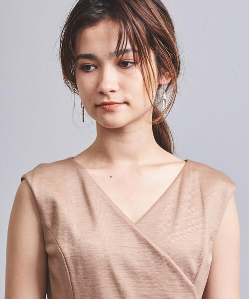 UNITED ARROWS（ユナイテッドアローズ）の「UBCS RAMIE Vネックワンピース◆（ワンピース・レディース・ベージュ/ネイビー/オフホワイト・38/36/40）」の12枚目の写真