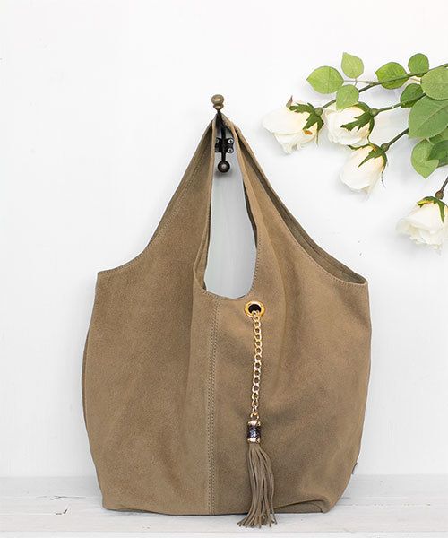 NANO universe（ナノユニバース）の「POPCORN/タッセルチェーントート（トートバッグ・レディース・ライトグレー/ライトベージュ/グレイッシュベージュ/ブルー/イエロー/ピンク/オレンジ・FREE）」の3枚目の写真