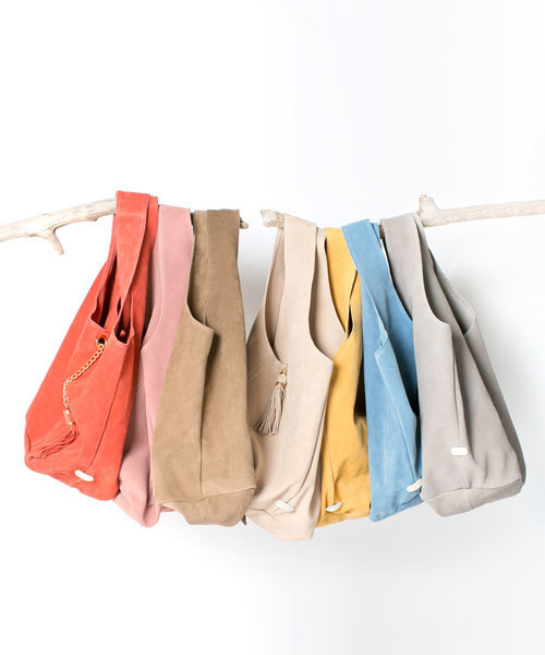 NANO universe（ナノユニバース）の「POPCORN/タッセルチェーントート（トートバッグ・レディース・ライトグレー/ライトベージュ/グレイッシュベージュ/ブルー/イエロー/ピンク/オレンジ・FREE）」の15枚目の写真