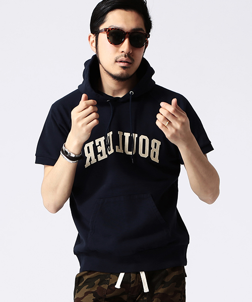 BEAMS（ビームス）の「○BEAMS / ミラーロゴ プルオーバーパーカー（パーカー・メンズ・グレー/ネイビー・SMALL/MEDIUM/X-LARGE/LARGE）」の2枚目の写真