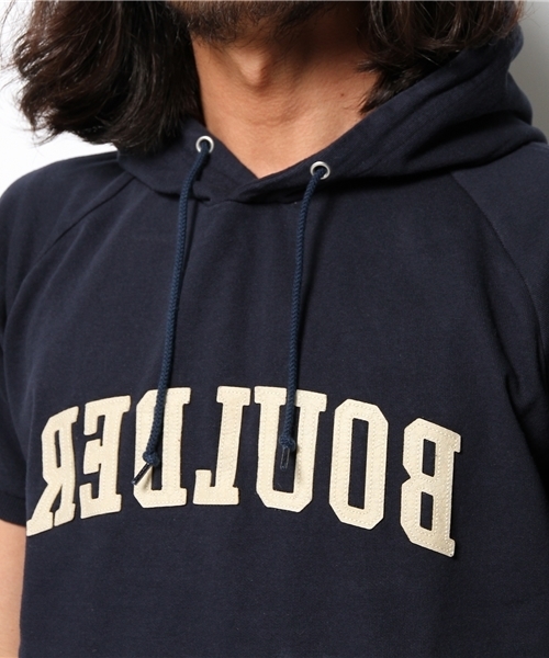BEAMS（ビームス）の「○BEAMS / ミラーロゴ プルオーバーパーカー（パーカー・メンズ・グレー/ネイビー・SMALL/MEDIUM/X-LARGE/LARGE）」の8枚目の写真