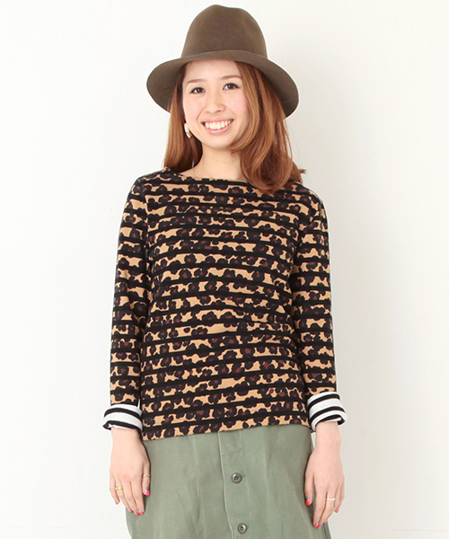 Ray BEAMS(レイビームス)の「●MUVEIL×Ray BEAMS / 別注 ボーダートップス(Tシャツ/カットソー・レディース・ブラウン/ダークグリーン・ONE SIZE)」の6枚目の写真