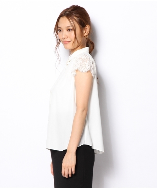 La TOTALITE(ラトータリテ)の「プチレースソデシャツ(シャツ/ブラウス・レディース・ホワイト/ネイビー/レッド・FREE)」の7枚目の写真