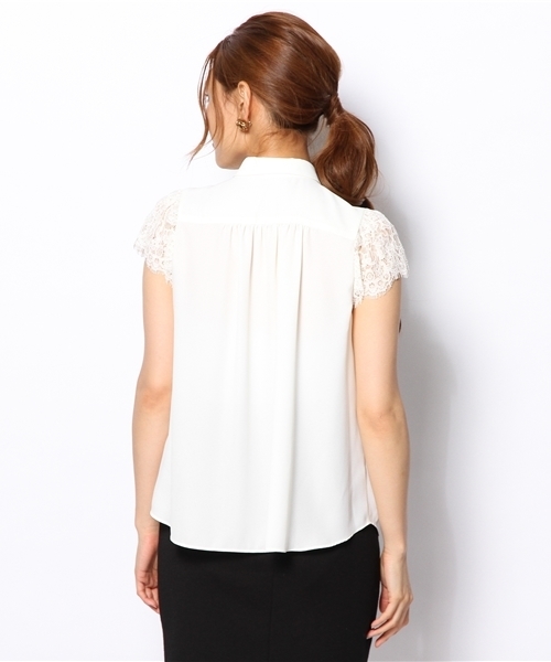 La TOTALITE(ラトータリテ)の「プチレースソデシャツ(シャツ/ブラウス・レディース・ホワイト/ネイビー/レッド・FREE)」の8枚目の写真