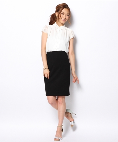 La TOTALITE(ラトータリテ)の「プチレースソデシャツ(シャツ/ブラウス・レディース・ホワイト/ネイビー/レッド・FREE)」の9枚目の写真