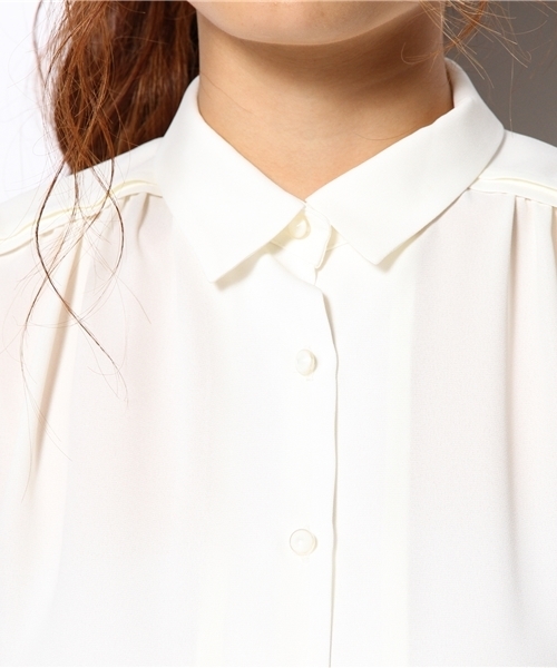 La TOTALITE(ラトータリテ)の「プチレースソデシャツ(シャツ/ブラウス・レディース・ホワイト/ネイビー/レッド・FREE)」の10枚目の写真