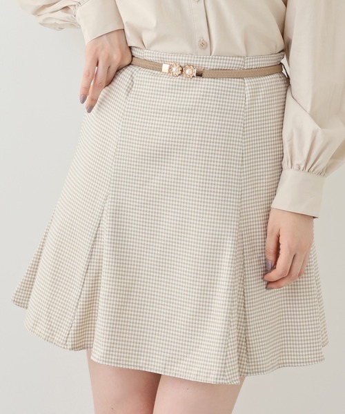 one after another NICE CLAUP(ワンアフターアナザーナイスクラップ)の「ベルト付きサーキュラーミニスカート(スカート・レディース・ベージュ/ブラック/グリーン系その他/ベージュ系その他・FREE)」の4枚目の写真