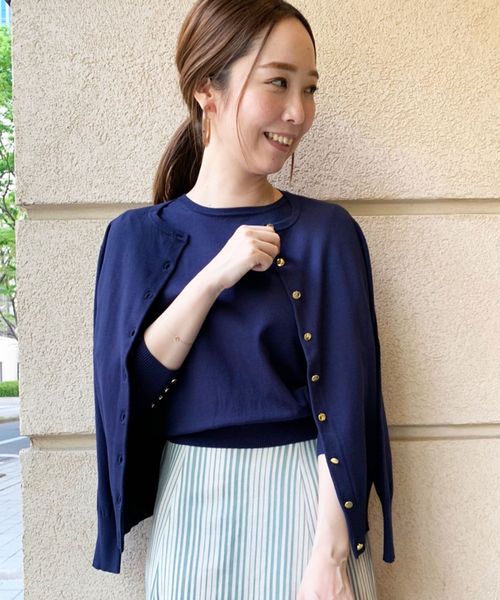 Perle Peche(ペルルペッシュ)の「メタルボタンクルーカーディガン(カーディガン)」|ネイビー