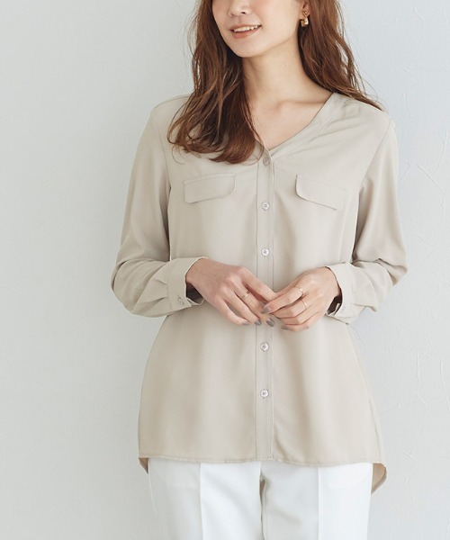 Pierrot（ピエロ）の「ノーカラー ブラウス フェイクポケット 上品（シャツ/ブラウス・レディース・ブルーパープル/グレイッシュベージュ/ライトグリーン/アイボリー/ネイビー/ブルー系その他/ベージュ/ピンクベージュ/ライトベージュ/モカ/イエロー・L/M）」の5枚目の写真