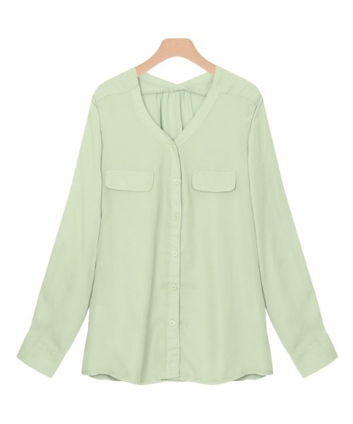 Pierrot（ピエロ）の「ノーカラー ブラウス フェイクポケット 上品（シャツ/ブラウス・レディース・ブルーパープル/グレイッシュベージュ/ライトグリーン/アイボリー/ネイビー/ブルー系その他/ベージュ/ピンクベージュ/ライトベージュ/モカ/イエロー・L/M）」の7枚目の写真