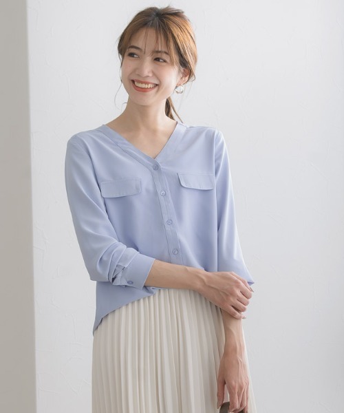 Pierrot（ピエロ）の「ノーカラー ブラウス フェイクポケット 上品（シャツ/ブラウス・レディース・ブルーパープル/グレイッシュベージュ/ライトグリーン/アイボリー/ネイビー/ブルー系その他/ベージュ/ピンクベージュ/ライトベージュ/モカ/イエロー・L/M）」の9枚目の写真