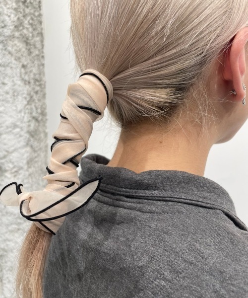 ap retro(アプレトロ)の「オーガンジースカーフリボン【ZOZO限定アイテム】(その他ヘアアクセサリー・レディース・ブラック/ブラウン/ピンク/ダークベージュ/ベージュ/パープル/ダークブラウン/ピンク系その他/ベージュ系その他/グリーン系その他/ホワイト系その他/グレー系その他・FREE)」の8枚目の写真