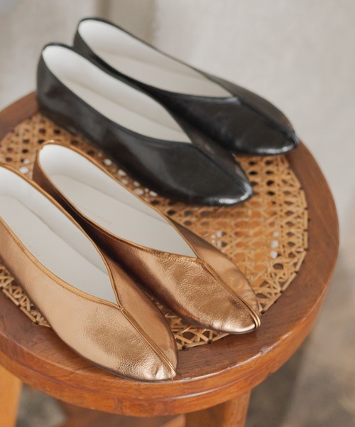 ADAM ET ROPE'（アダムエロペ）の「メタリックチャイナシューズ（バレエシューズ・レディース・ブラック/シルバー/その他1・22.5cm/23.5cm/24.5cm/23.0cm/24.0cm）」の12枚目の写真