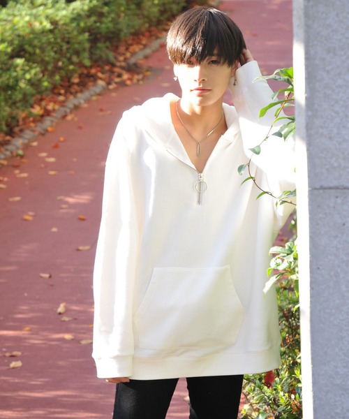 anown（アノン）の「オーバーサイジングハーフジップ裏毛パーカー【インフルエンサー 田舎系×anown 限定コラボ】（パーカー・メンズ・ホワイト/ブラック/モカ・M/L）」の2枚目の写真