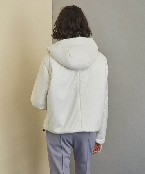 UNITED TOKYO(ユナイテッドトウキョウ)の「Polar tech ショートジャケット(ダウンジャケット/コート・レディース・ホワイト/ブラック/ワインレッド・0)」の8枚目の写真