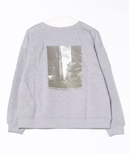 STYLEBLOCK(スタイルブロック)の「裏起毛バックフォトプリントプルオーバー(スウェット・レディース・ベージュ/ブラック/グレー・M)」の5枚目の写真