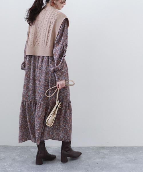 archives（アルシーヴ）の「ニットベスト×ティアードワンピースSET（ワンピース・レディース・ベージュ/モカ/グレイッシュベージュ・MEDIUM）」の2枚目の写真