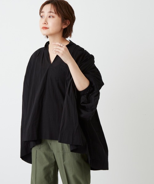 Auntie Rosa Holiday(アンティローザホリデー)の「ショルダーレースボリュームスリーブブラウス(シャツ/ブラウス・レディース・ホワイト/ブラック/ブルー・FREE)」の2枚目の写真