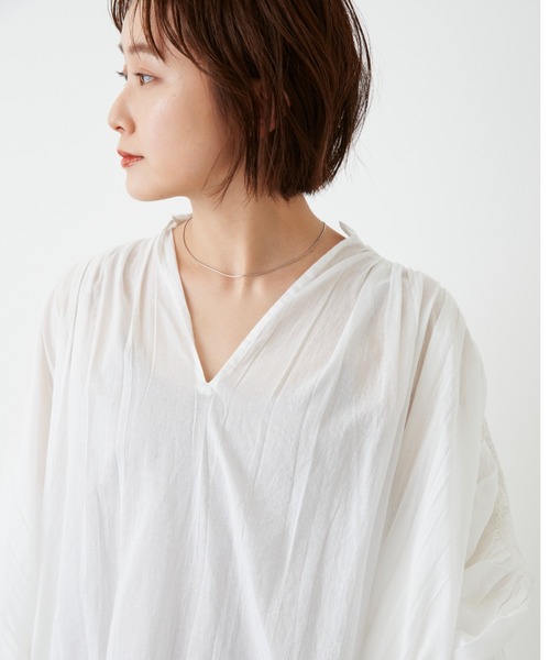 Auntie Rosa Holiday(アンティローザホリデー)の「ショルダーレースボリュームスリーブブラウス(シャツ/ブラウス・レディース・ホワイト/ブラック/ブルー・FREE)」の10枚目の写真