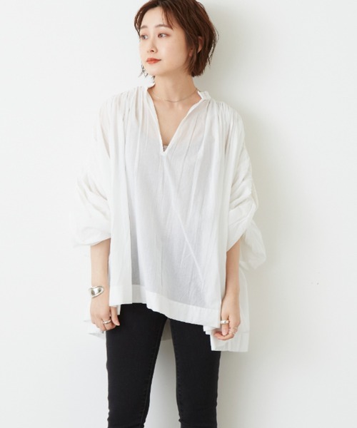 Auntie Rosa Holiday(アンティローザホリデー)の「ショルダーレースボリュームスリーブブラウス(シャツ/ブラウス・レディース・ホワイト/ブラック/ブルー・FREE)」の4枚目の写真