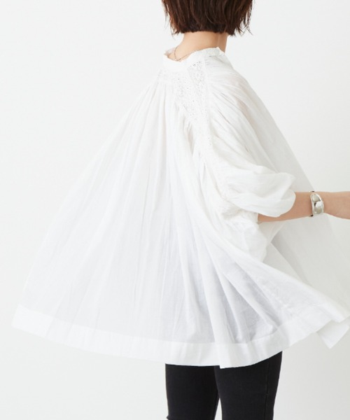 Auntie Rosa Holiday(アンティローザホリデー)の「ショルダーレースボリュームスリーブブラウス(シャツ/ブラウス・レディース・ホワイト/ブラック/ブルー・FREE)」の7枚目の写真