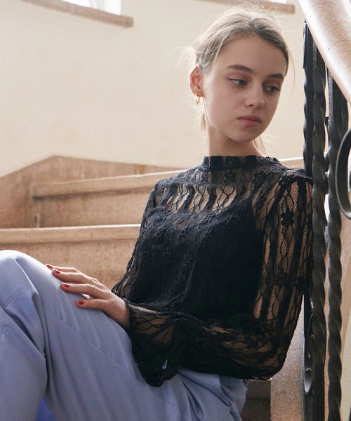 PURIL（ピュリル）の「【PURIL】スタンドカラー レース ボリュームスリーブ ブラウス（シャツ/ブラウス・レディース・ホワイト/ブラック/アイボリー・S/M）」の3枚目の写真