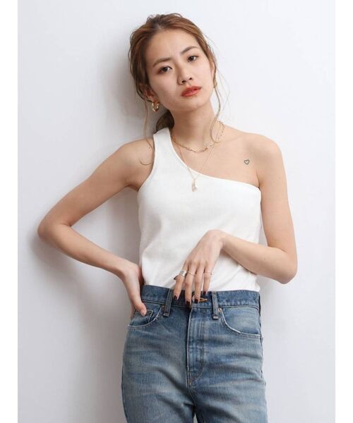 Ungrid（アングリッド）の「ワンショルダータンクトップ（タンクトップ・レディース・ベージュ/パープル/オフホワイト/オレンジ・FREE）」の5枚目の写真