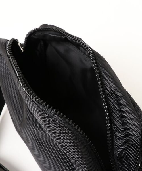 Dickies（ディッキーズ）の「Dickies 1680D MINI SHOULDER（ショルダーバッグ・レディース・ブラック・FREE）」の4枚目の写真