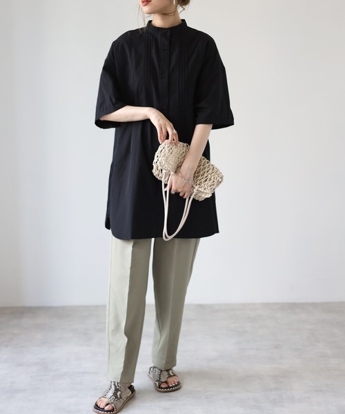 4youstory（フォーユーストーリー）の「ピンタックスタンドカラーブラウス（シャツ/ブラウス・レディース・ブラック/オフホワイト/ライム/ブルー/ライトベージュ・MEDIUM）」の3枚目の写真