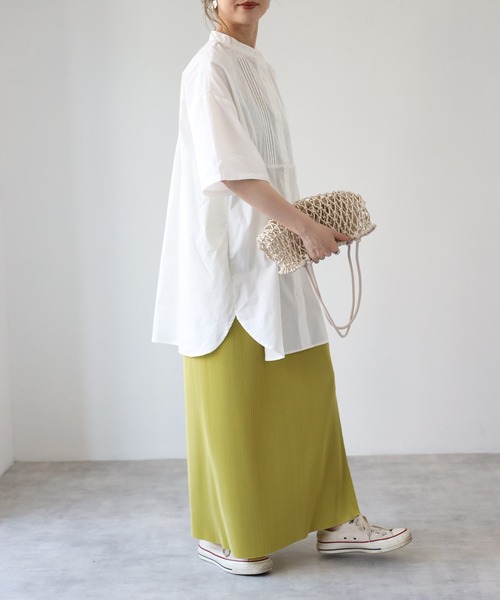 4youstory（フォーユーストーリー）の「ピンタックスタンドカラーブラウス（シャツ/ブラウス・レディース・ブラック/オフホワイト/ライム/ブルー/ライトベージュ・MEDIUM）」の6枚目の写真