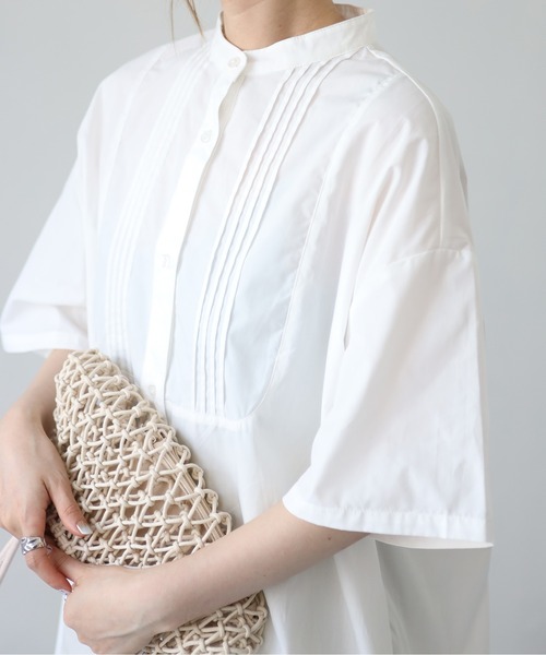 4youstory（フォーユーストーリー）の「ピンタックスタンドカラーブラウス（シャツ/ブラウス・レディース・ブラック/オフホワイト/ライム/ブルー/ライトベージュ・MEDIUM）」の10枚目の写真