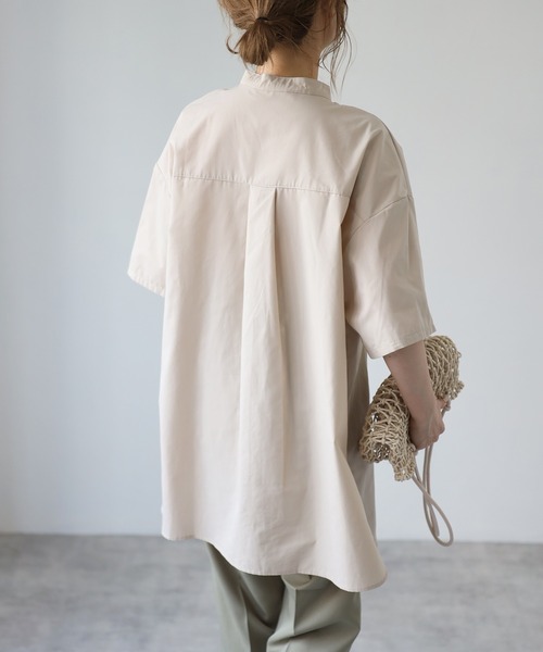 4youstory（フォーユーストーリー）の「ピンタックスタンドカラーブラウス（シャツ/ブラウス・レディース・ブラック/オフホワイト/ライム/ブルー/ライトベージュ・MEDIUM）」の18枚目の写真